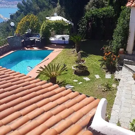 3 Bedrooms With Sea View Private Pool And Enclosed Garden At 3 Km Away From The * Imperia