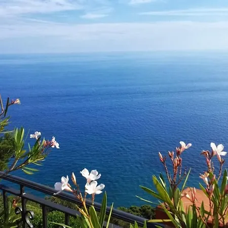 3 Bedrooms With Sea View Private Pool And Enclosed Garden At 3 Km Away From The * Imperia