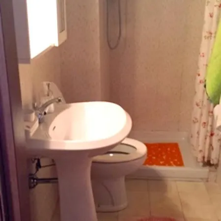 3 Bedrooms With Sea View Private Pool And Enclosed Garden At 3 Km Away From The Imperia