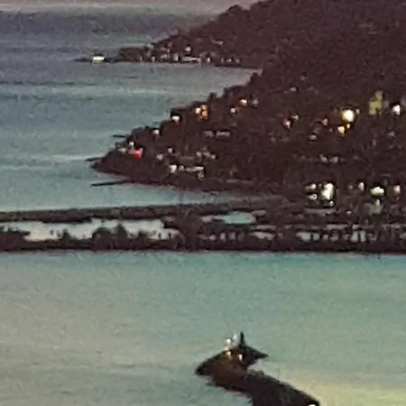 3 Bedrooms With Sea View Private Pool And Enclosed Garden At 3 Km Away From The Imperia